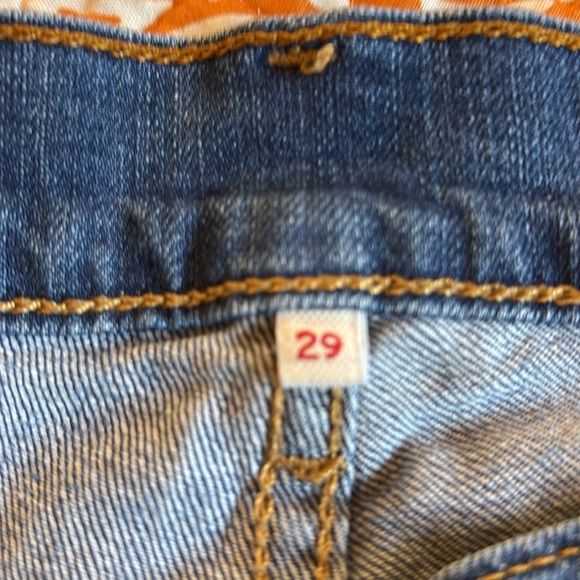 Levi Strauss Mid-Rise Denim Cut-Off Shorts Size 29 - Picture 3 of 5